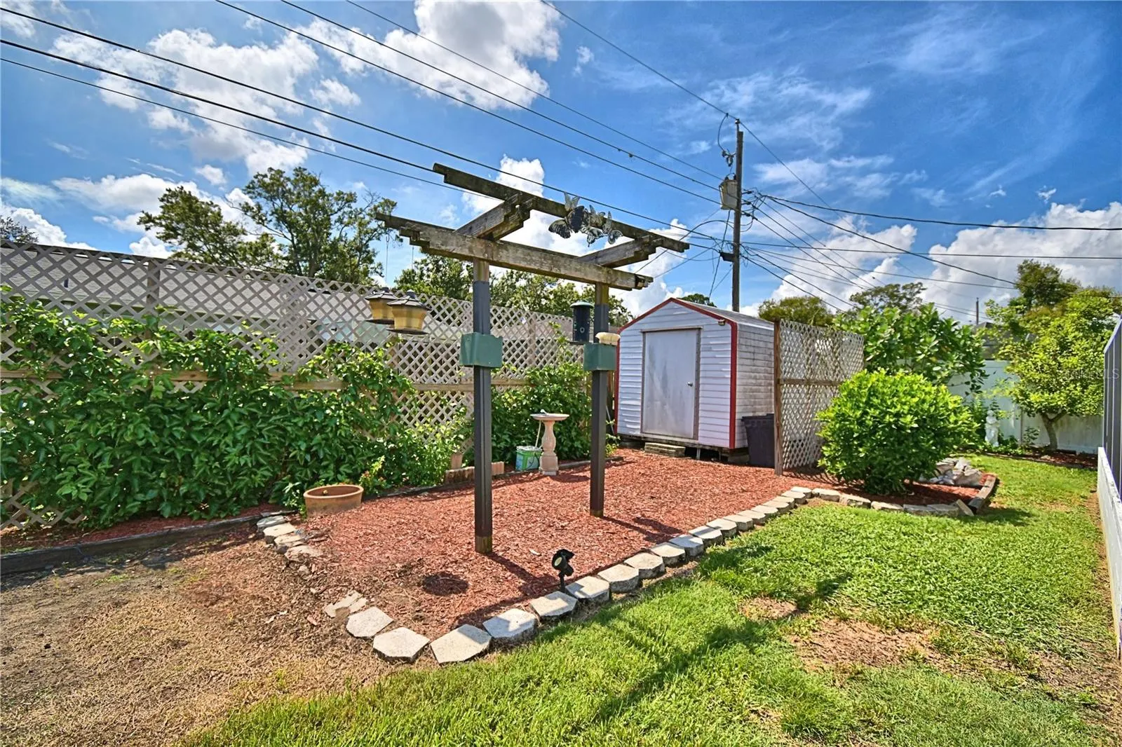 2815 CHRISTIE LN