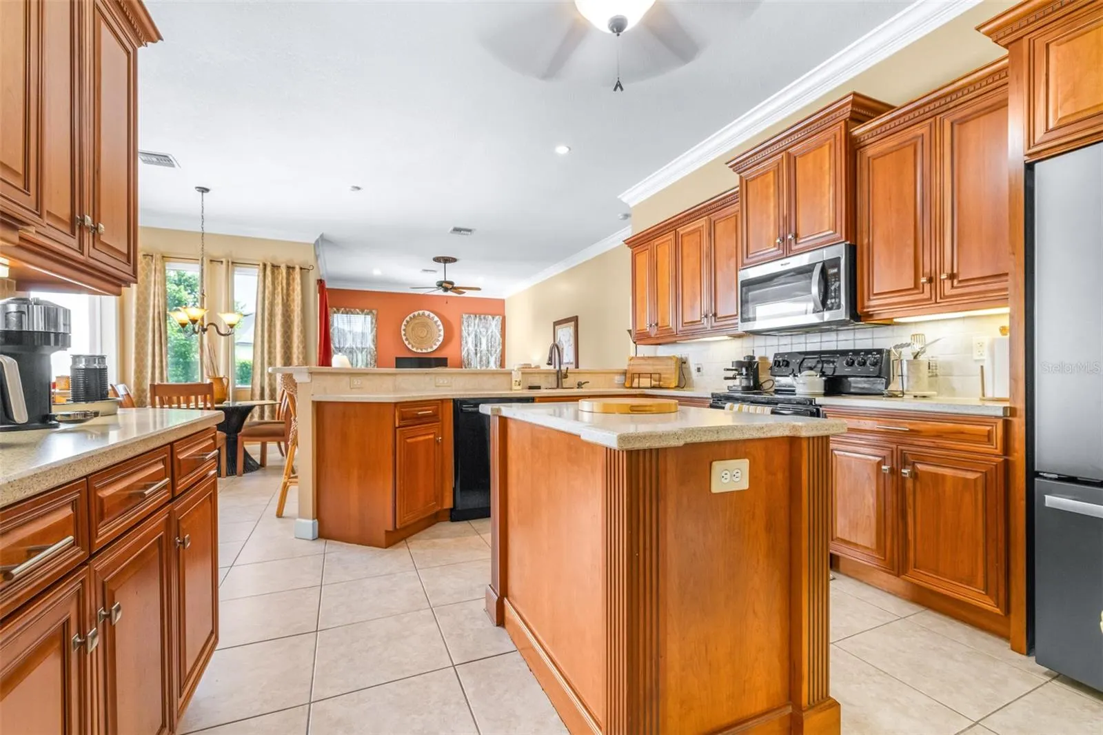 2713 ISLAND DR