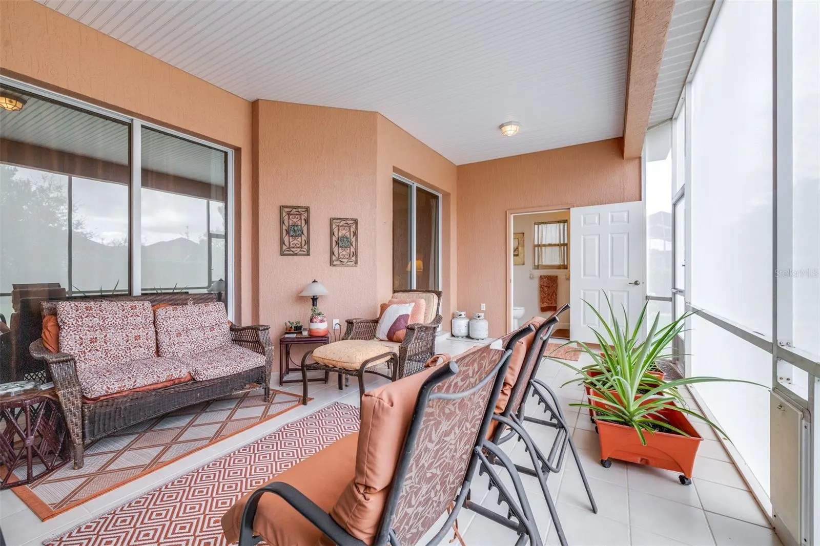 2713 ISLAND DR