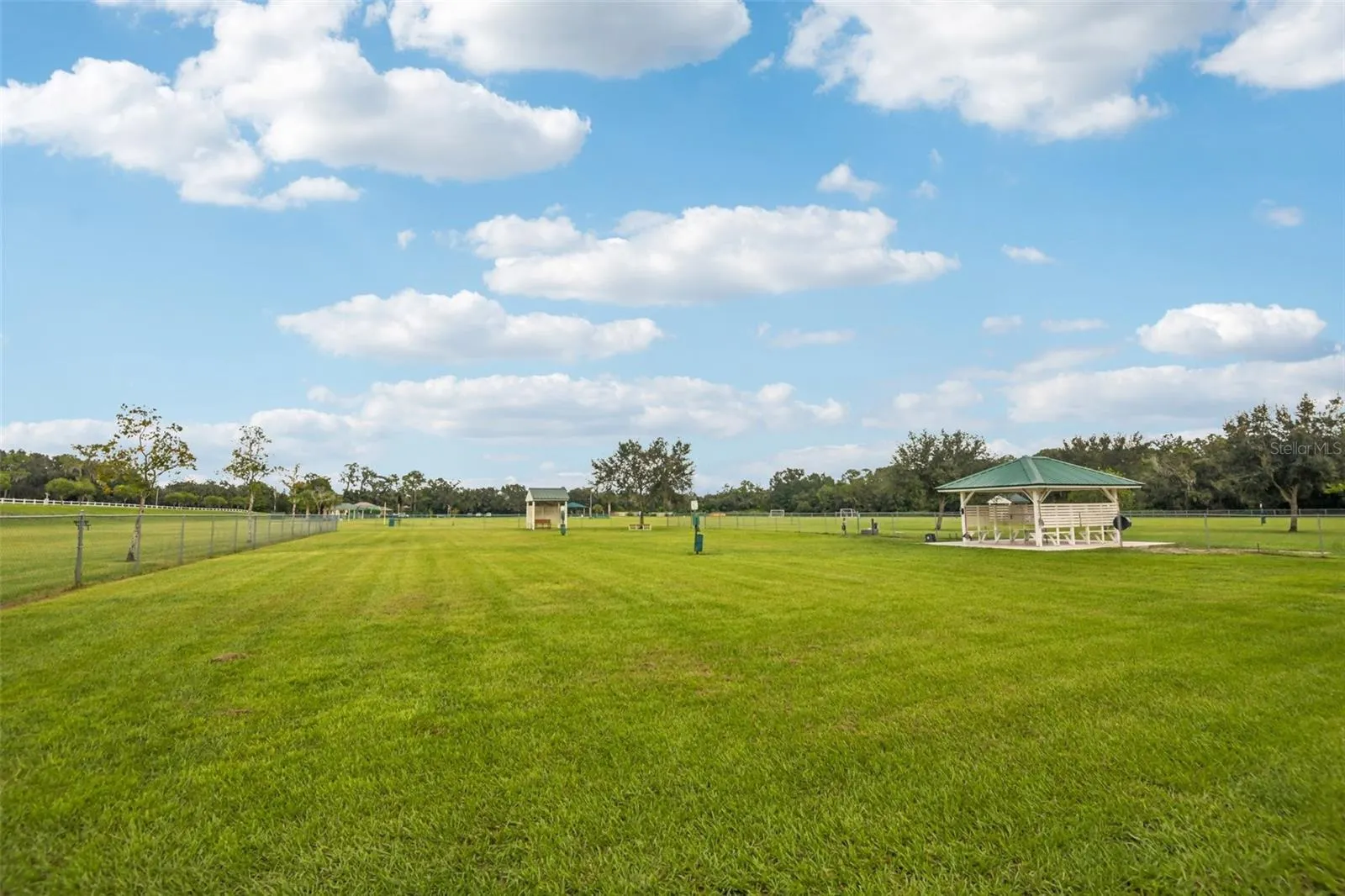 3503 OAK CLUB CT