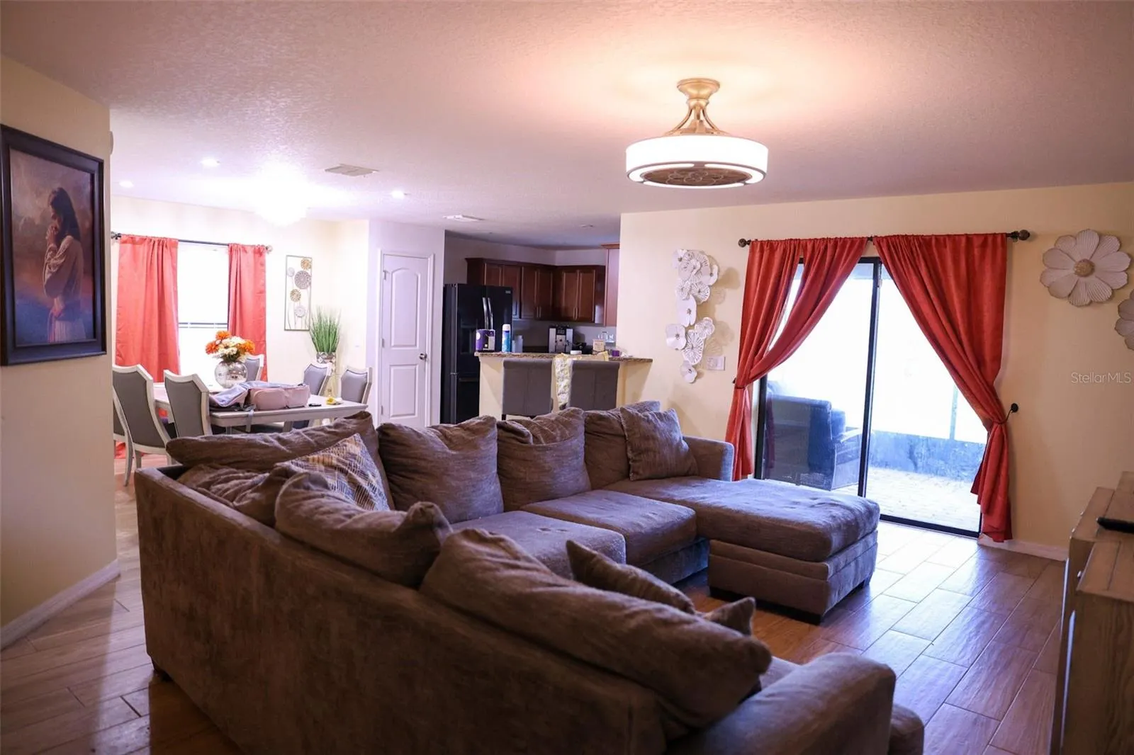 2113 GENEVA DR