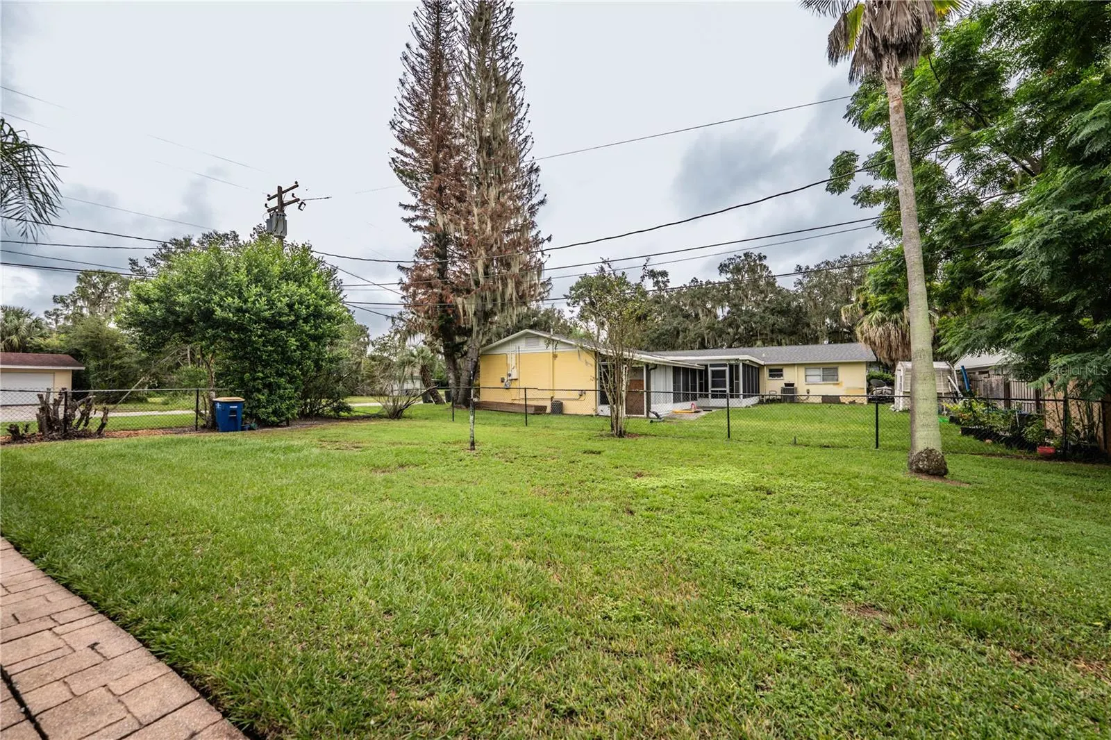975 E MANN RD