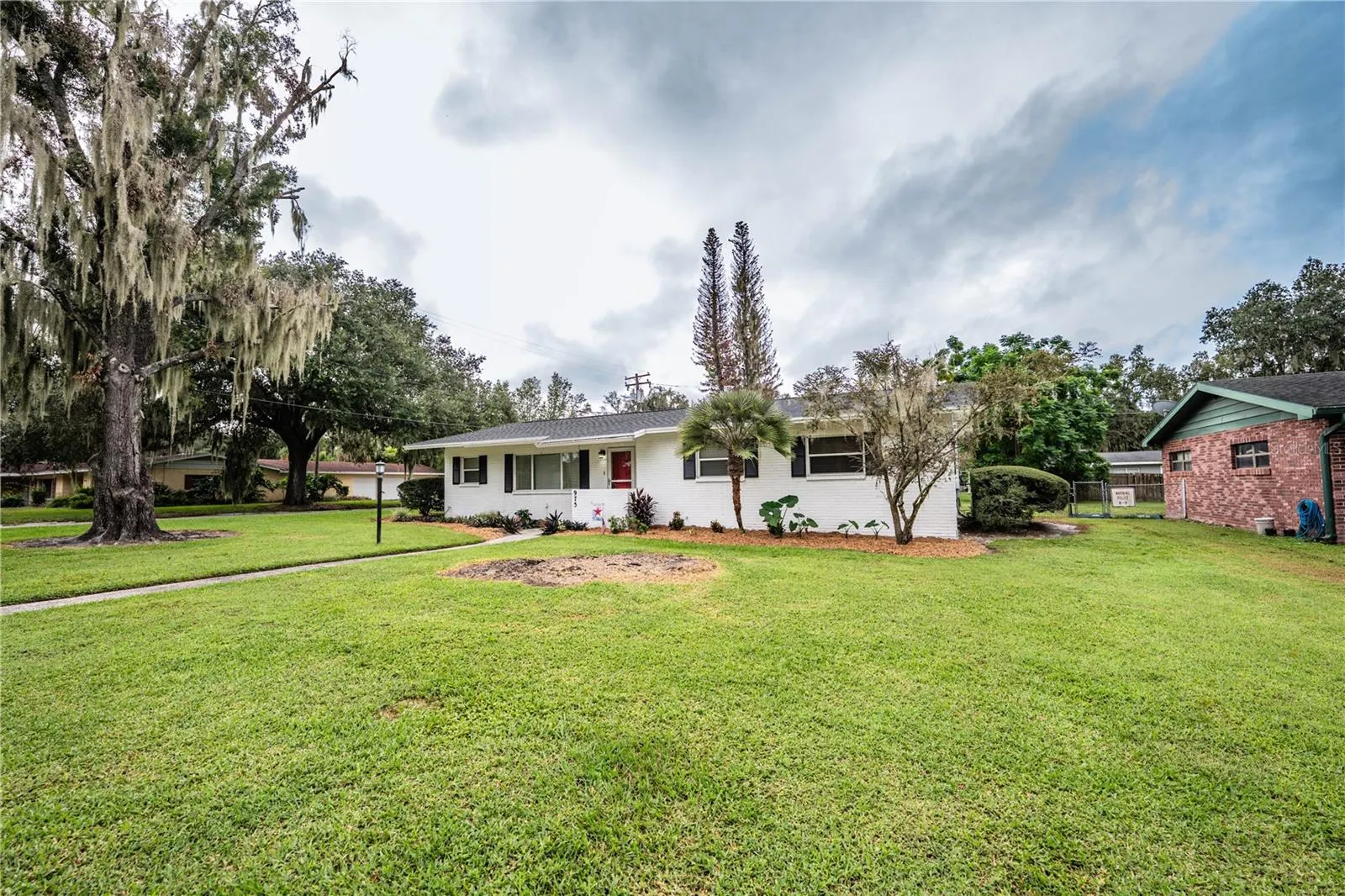 975 E MANN RD
