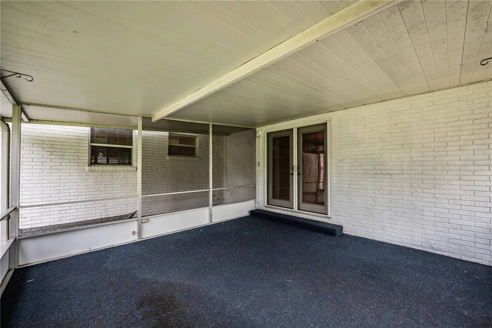 975 E MANN RD