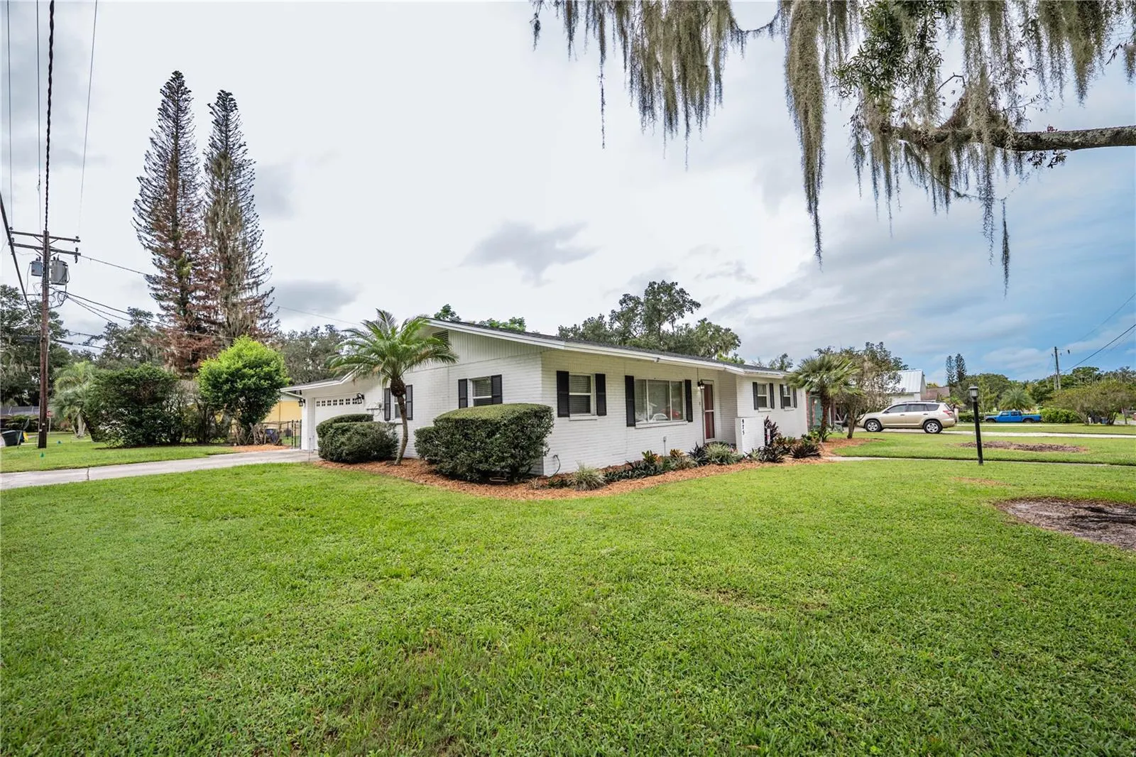 975 E MANN RD