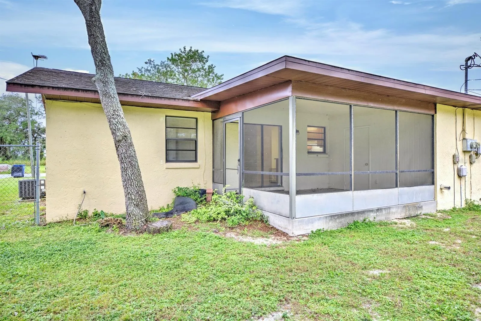 2118+2120 WIGHTMAN AVE