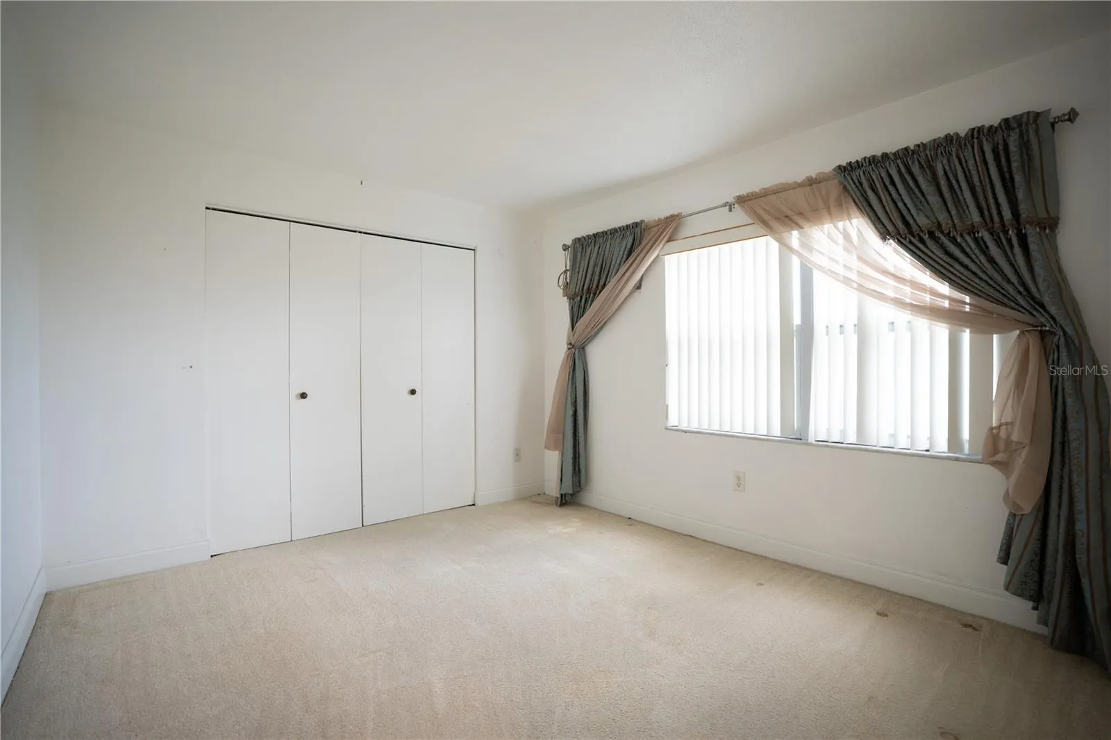 506 CAMEO DR