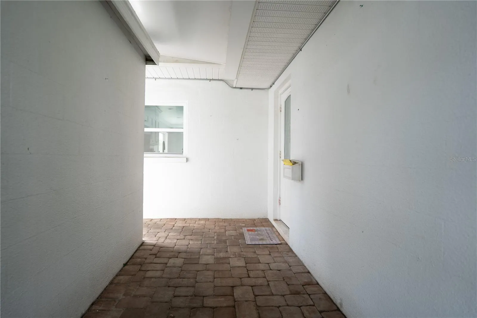 506 CAMEO DR