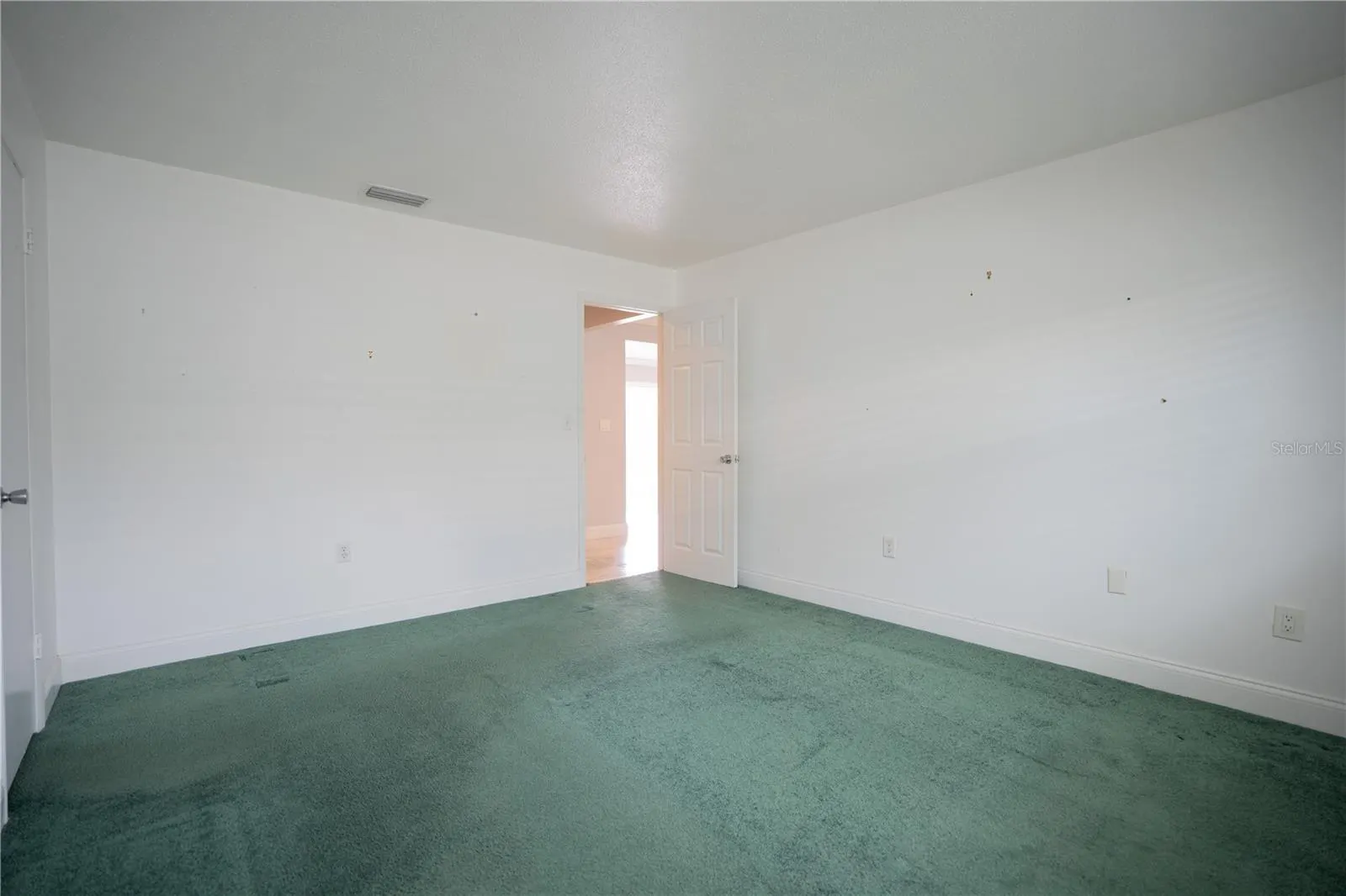 506 CAMEO DR