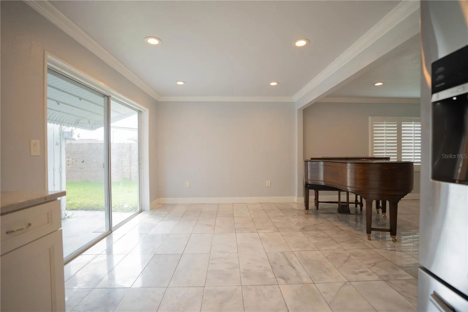 506 CAMEO DR