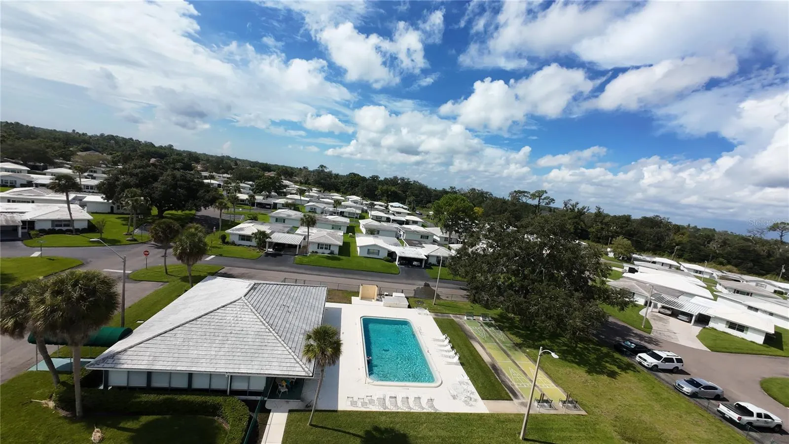 506 CAMEO DR
