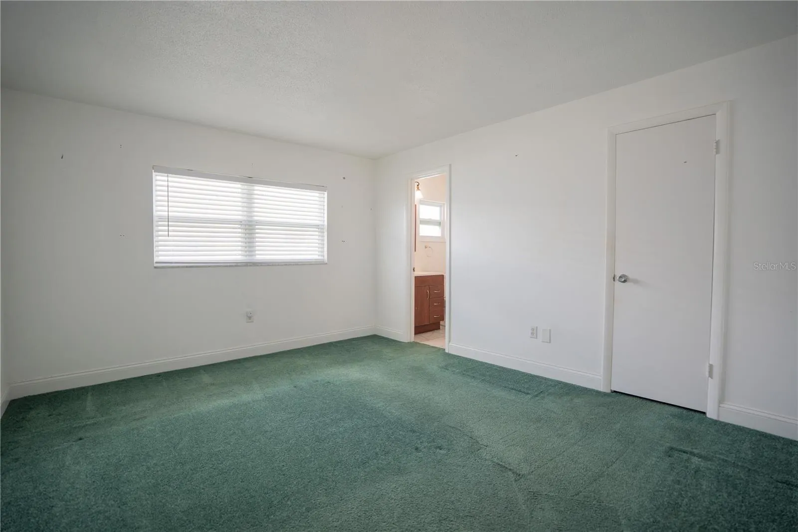 506 CAMEO DR