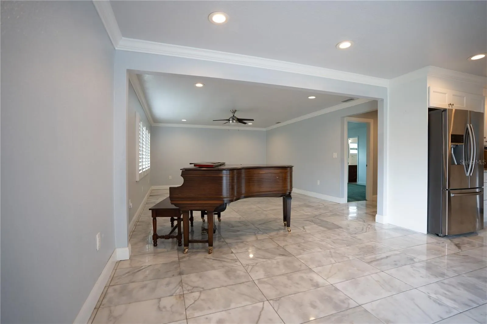 506 CAMEO DR