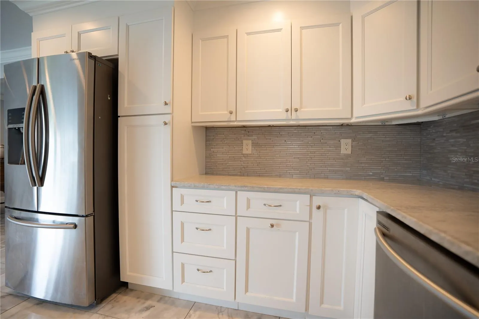 506 CAMEO DR