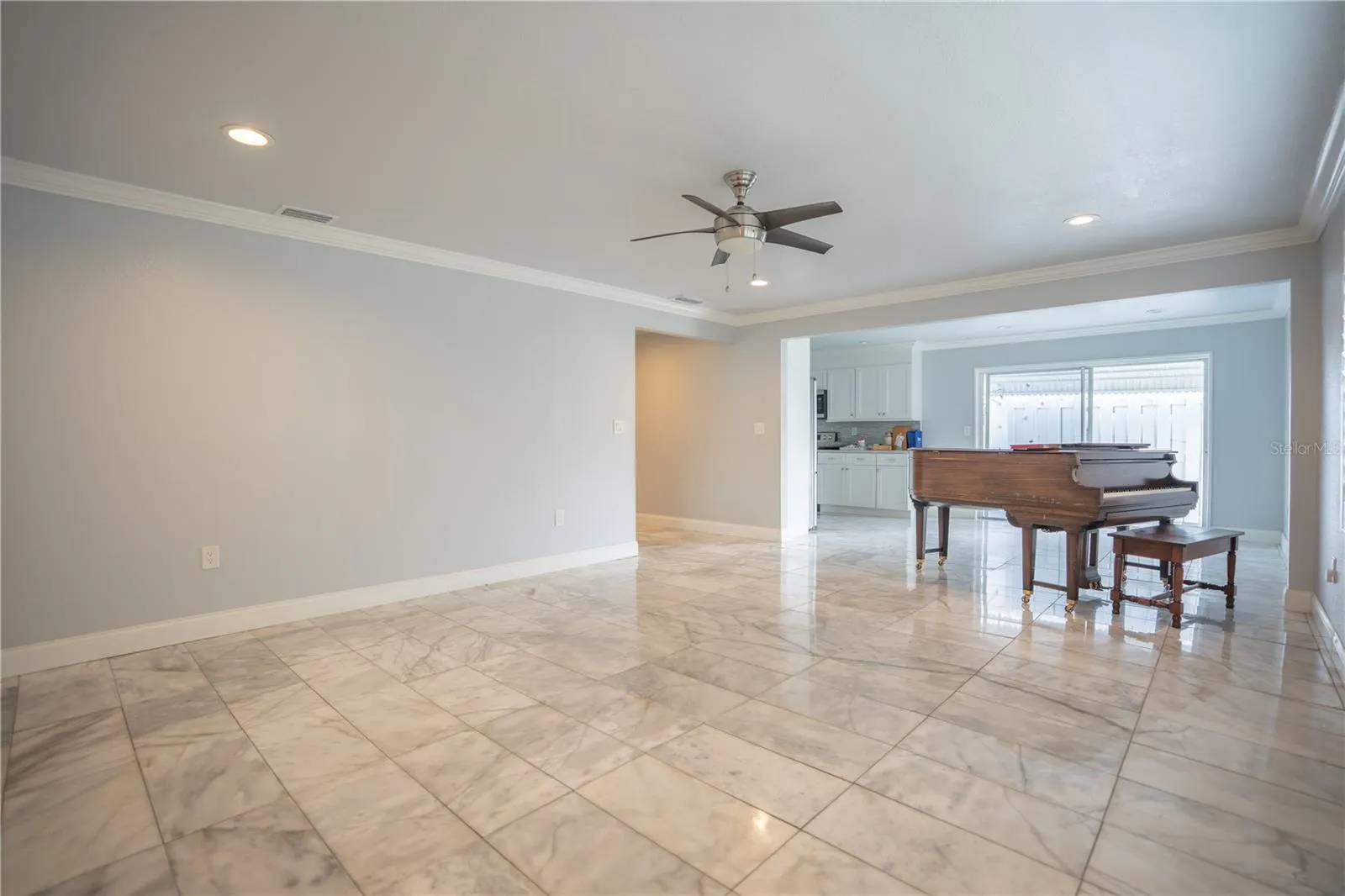 506 CAMEO DR
