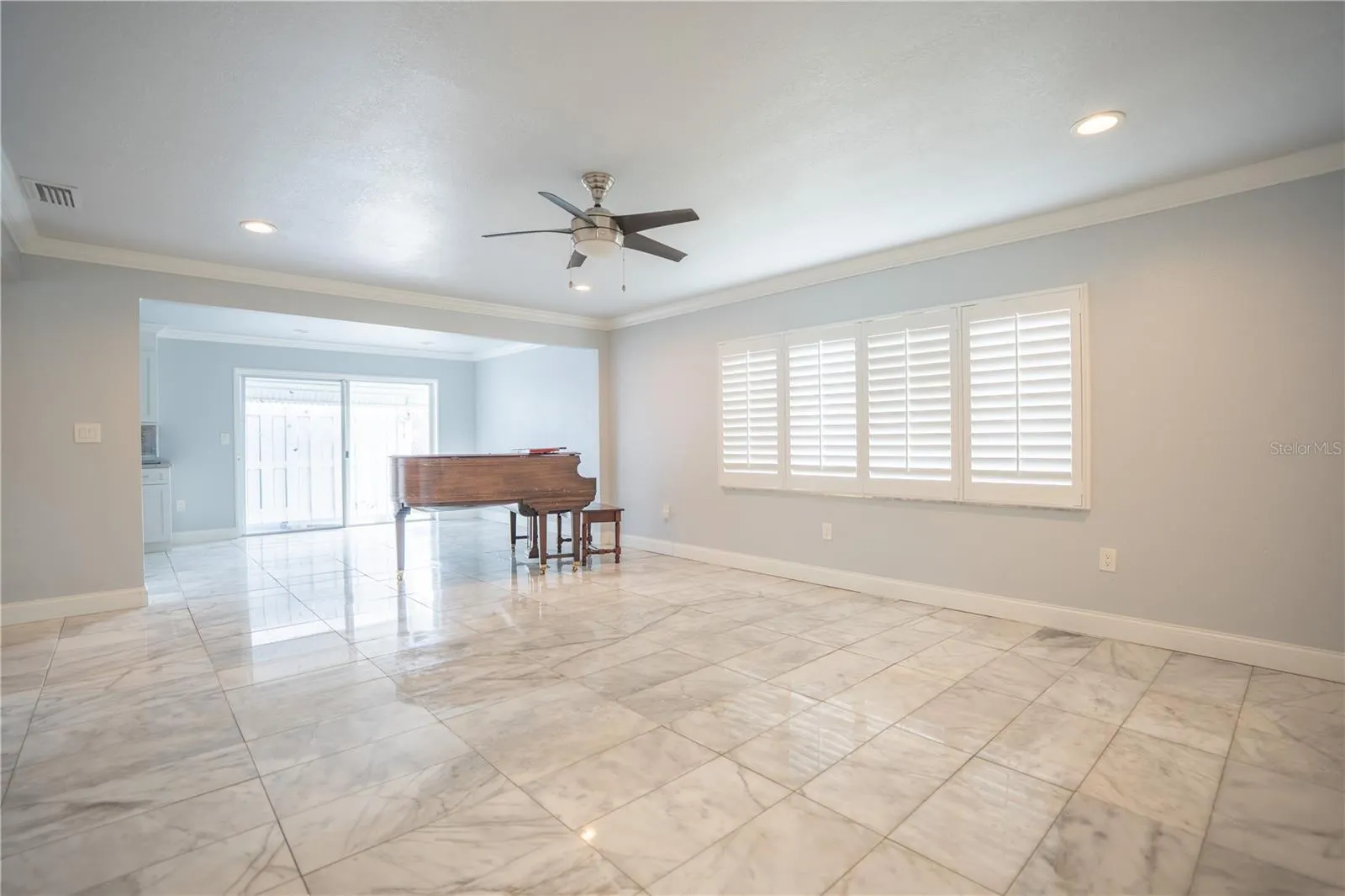 506 CAMEO DR