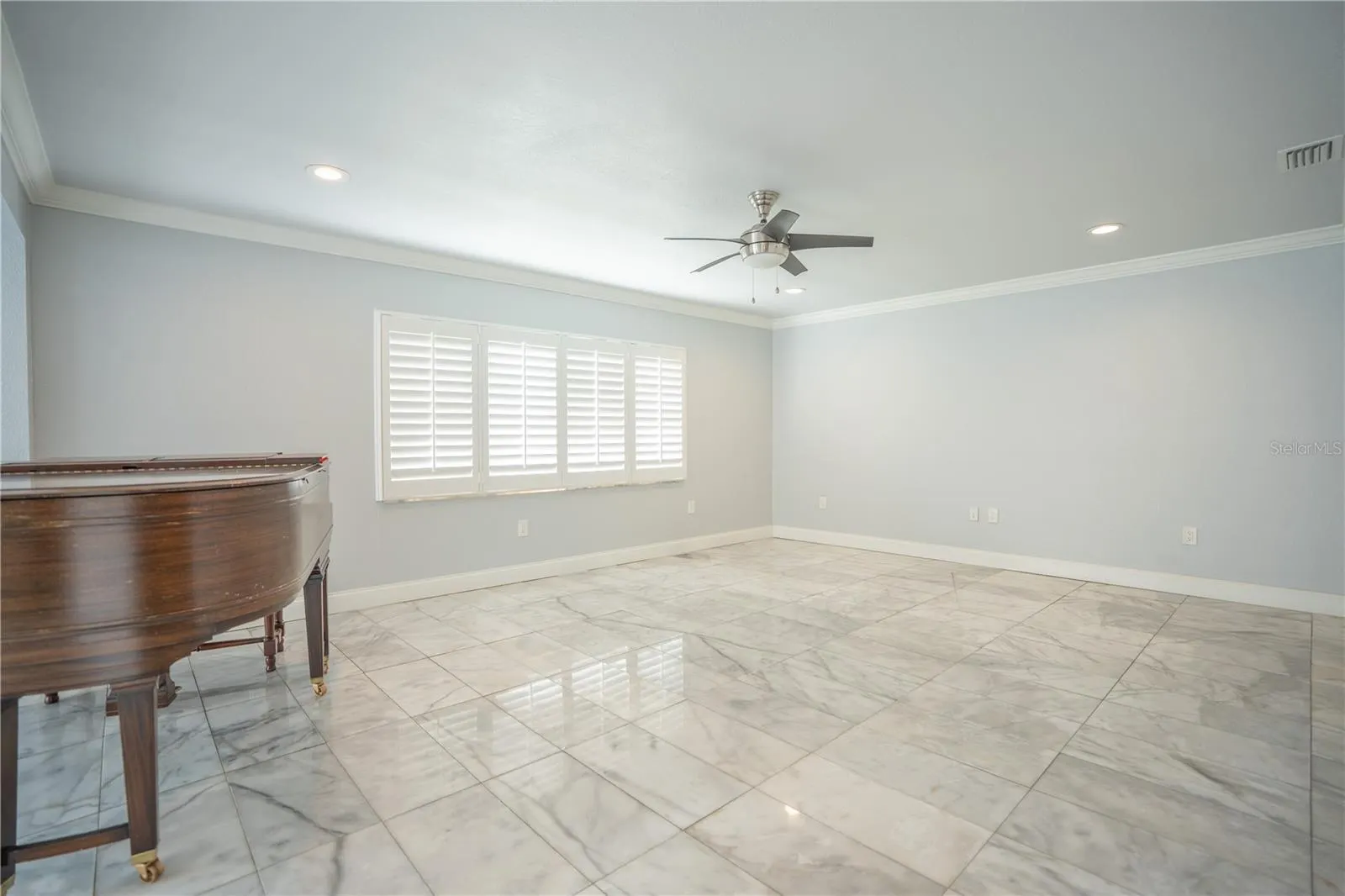 506 CAMEO DR