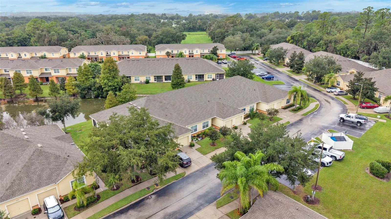 4069 SHADE TREE LN