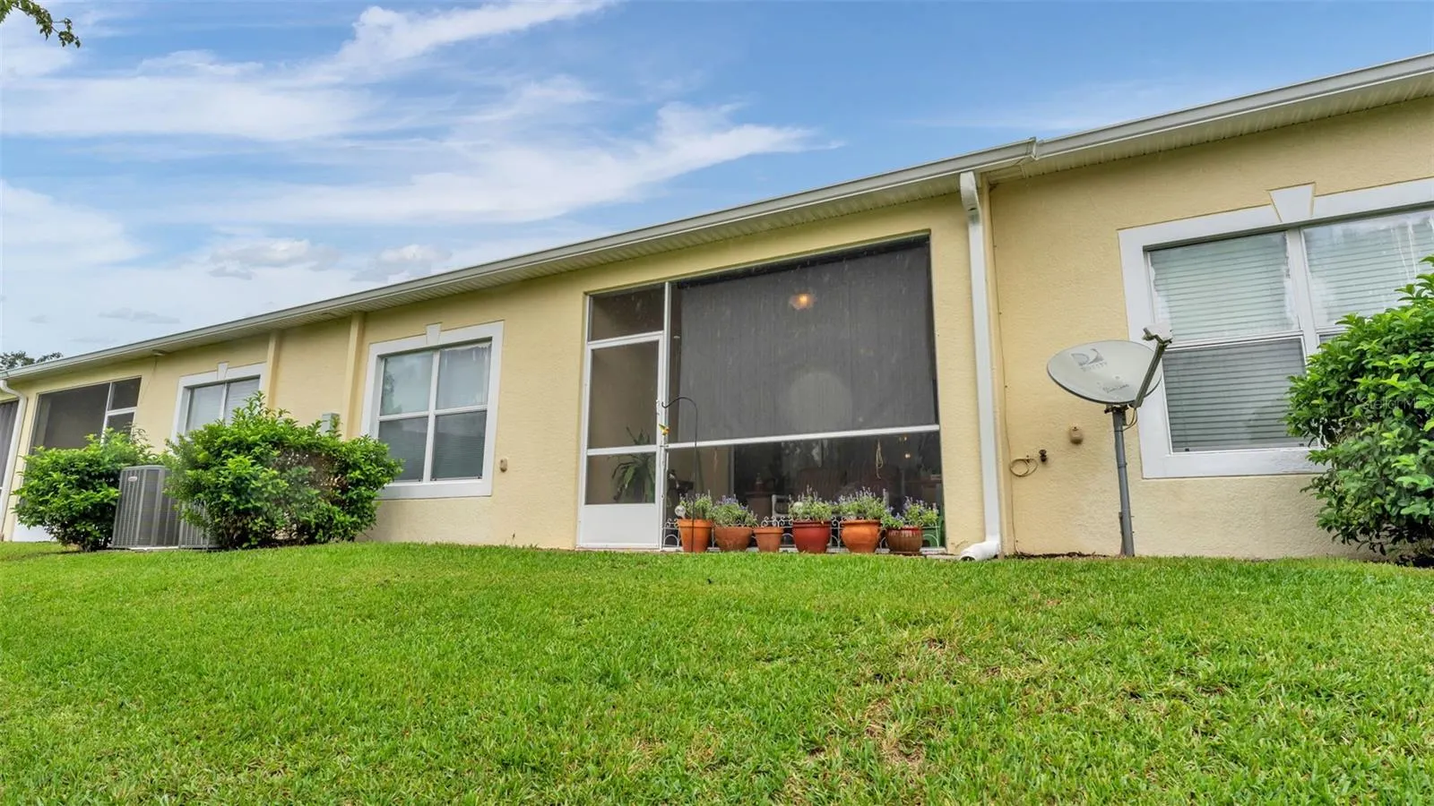 4069 SHADE TREE LN
