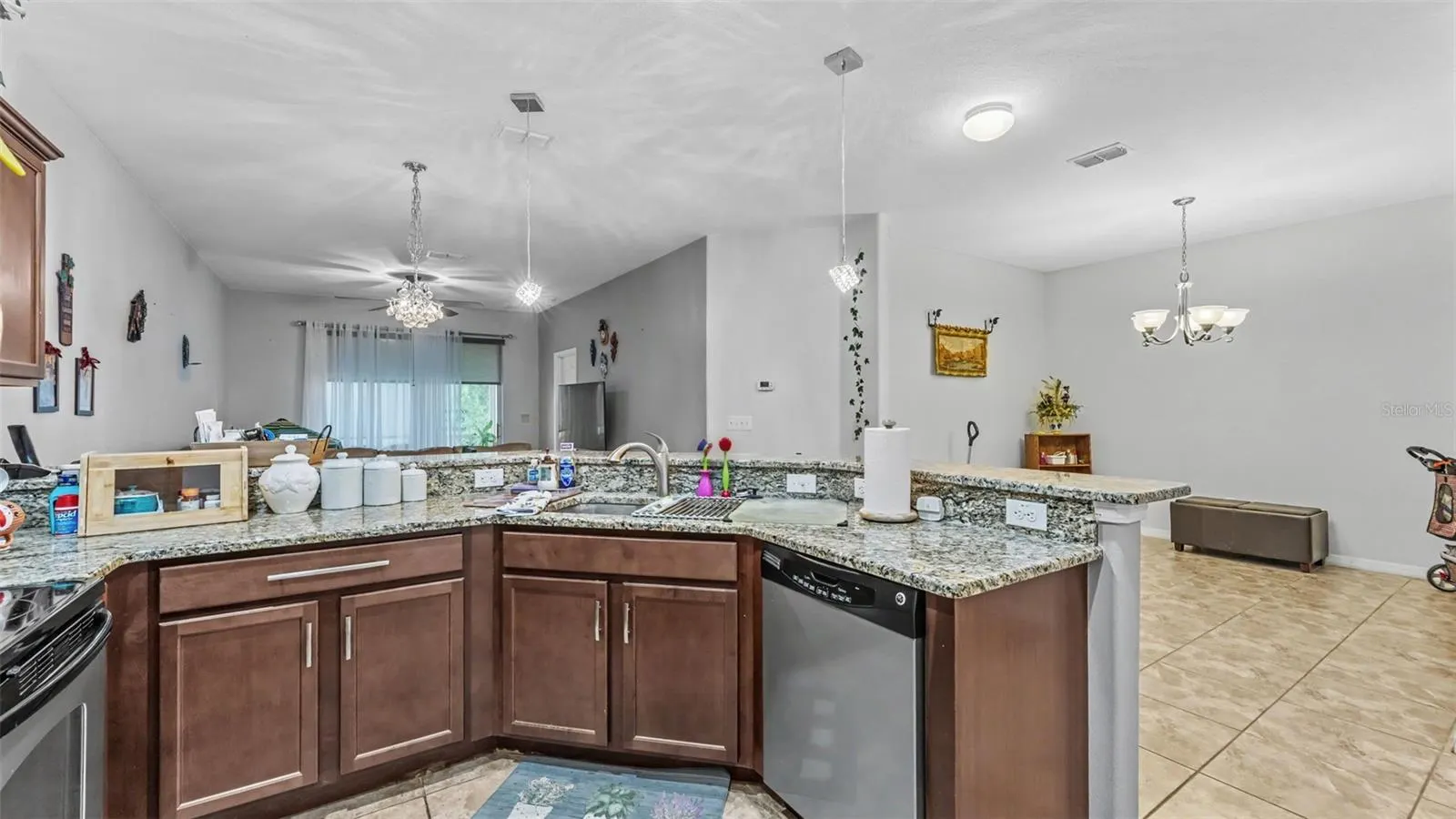4069 SHADE TREE LN