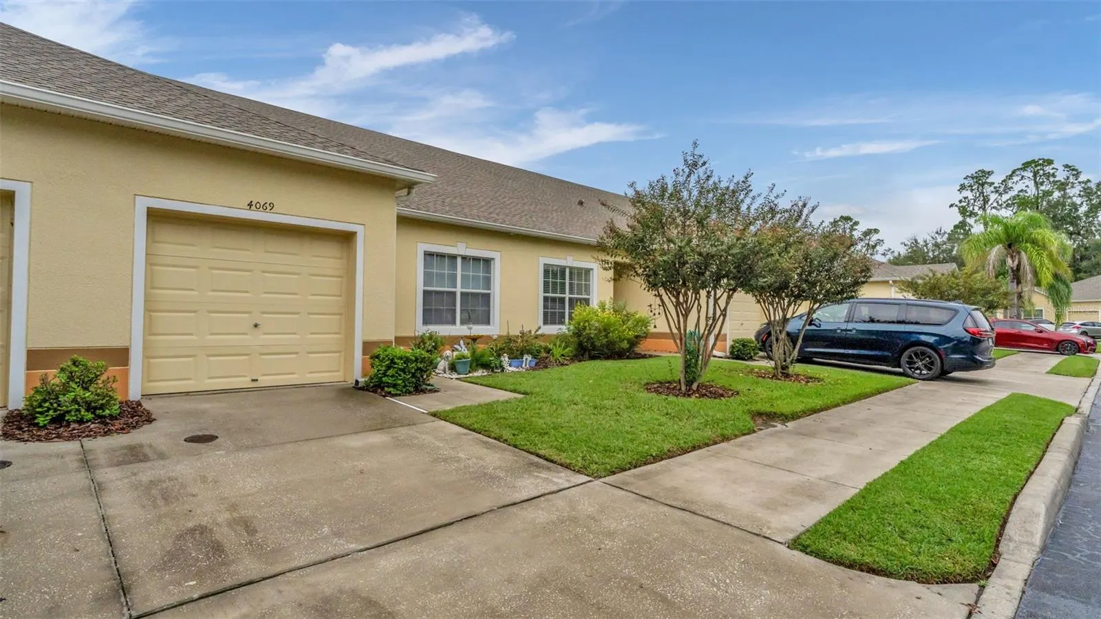 4069 SHADE TREE LN