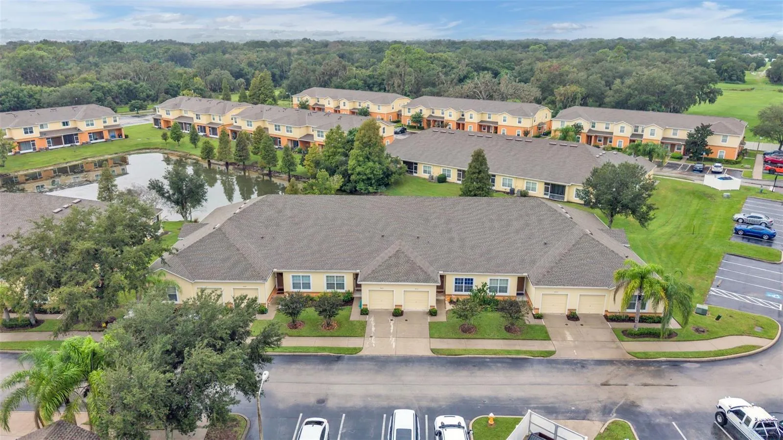 4069 SHADE TREE LN
