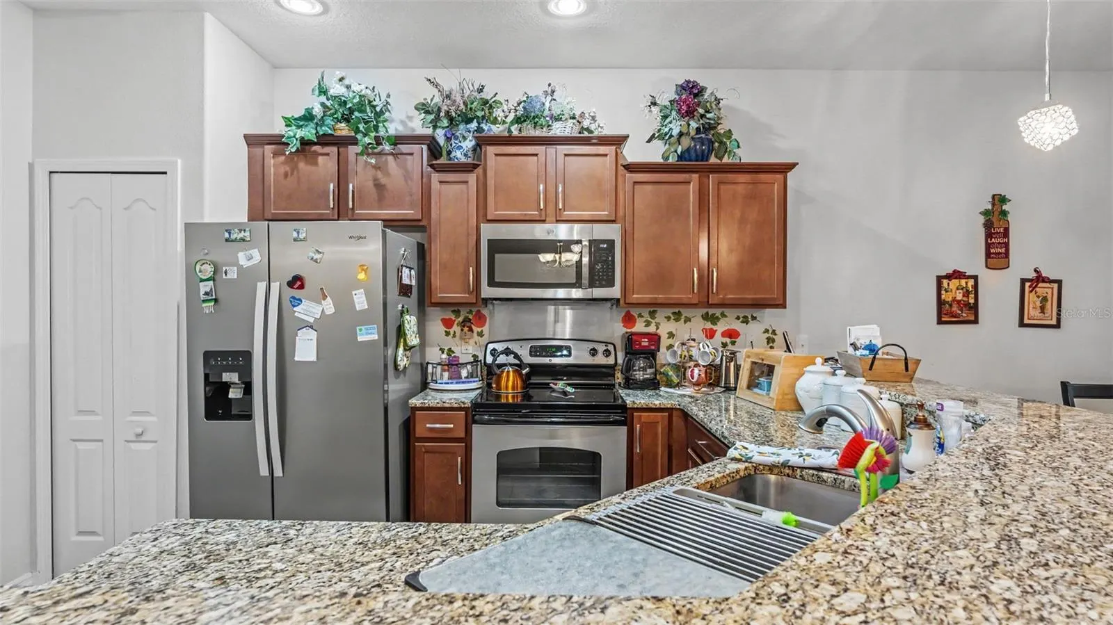 4069 SHADE TREE LN