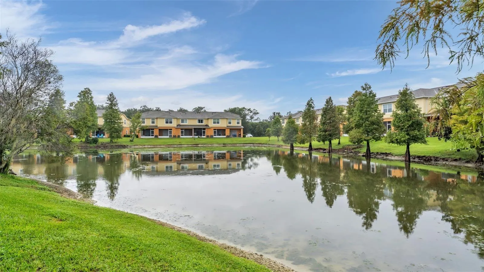 4069 SHADE TREE LN