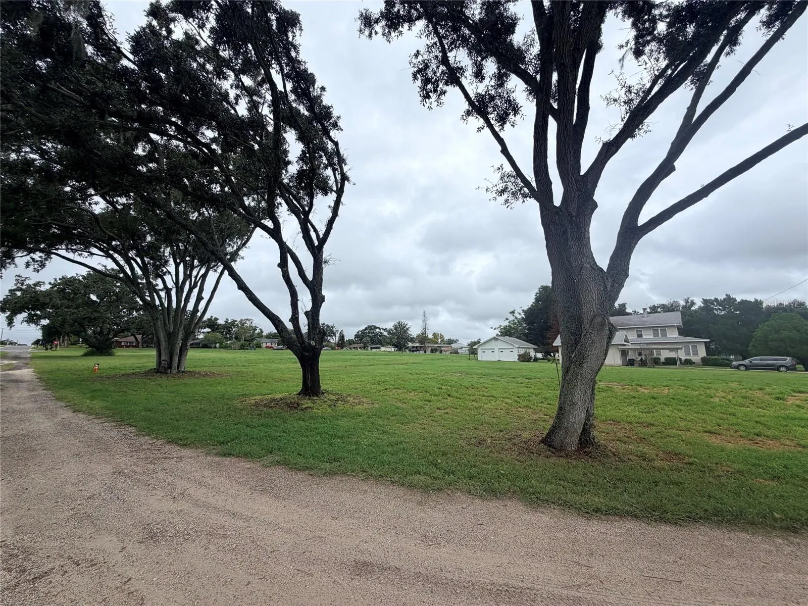 271 LAKEVIEW BLVD