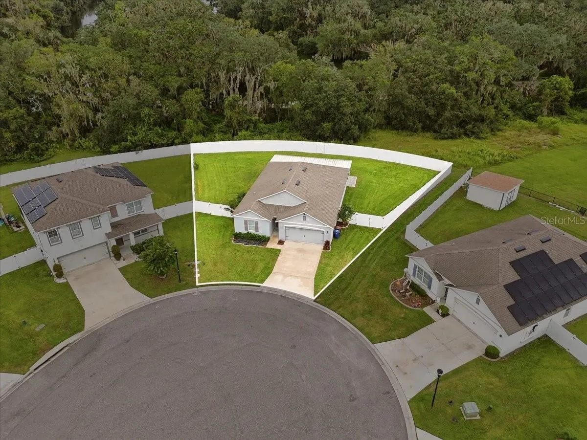 261 ST THOMAS DR