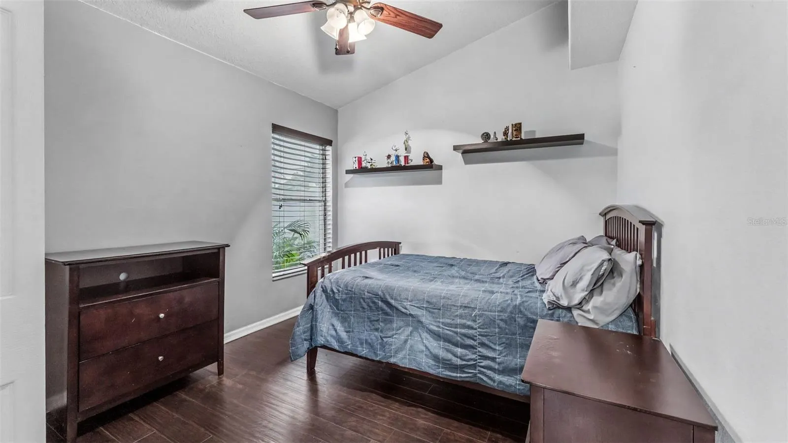 126 KING GEORGE DR