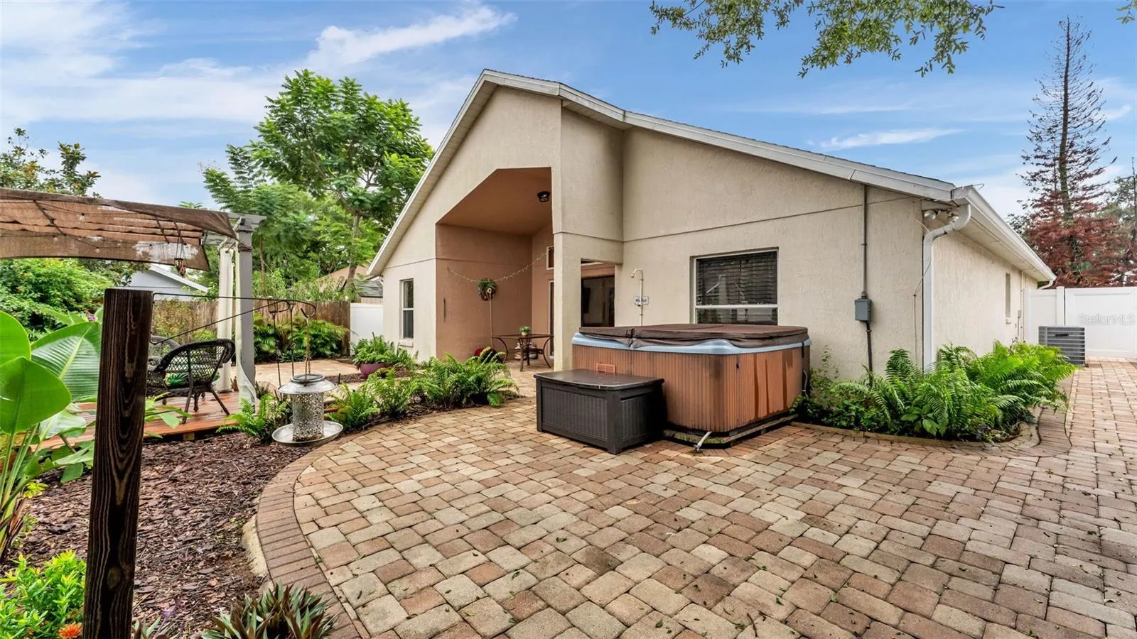 126 KING GEORGE DR