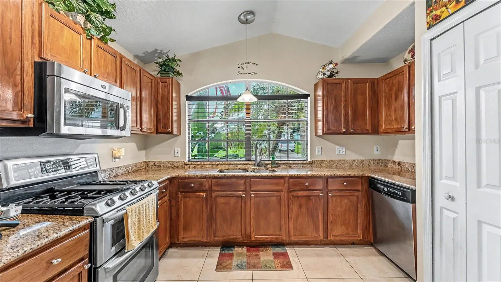 126 KING GEORGE DR