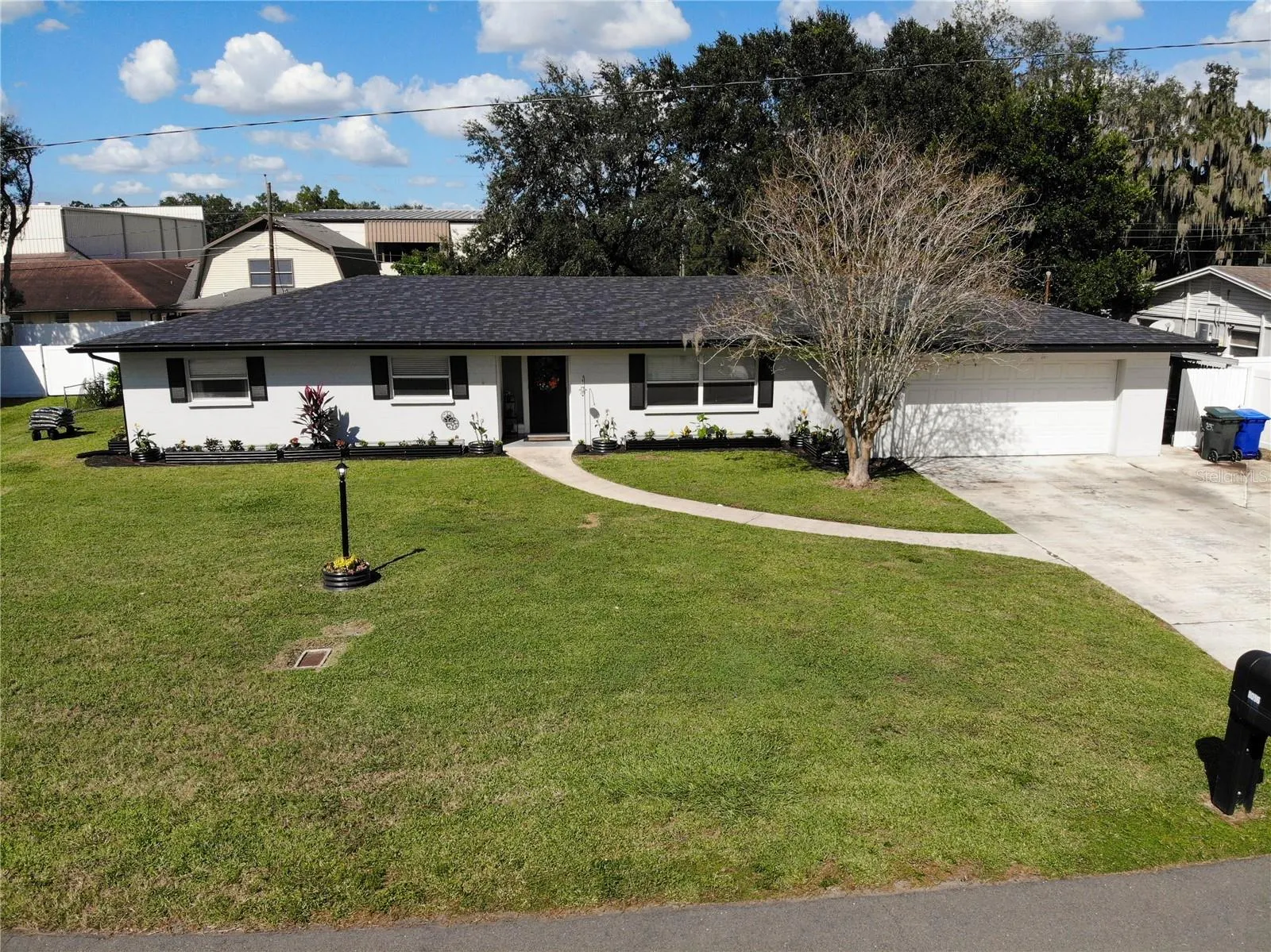 1016 DOLLY LN