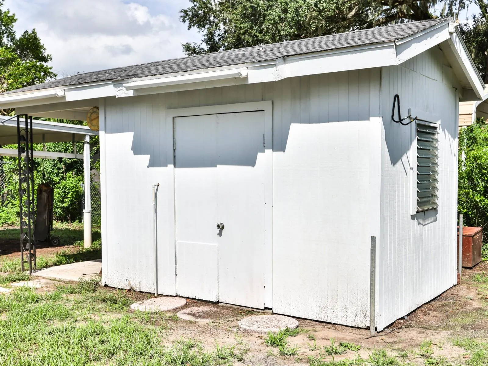 650 PARK LN
