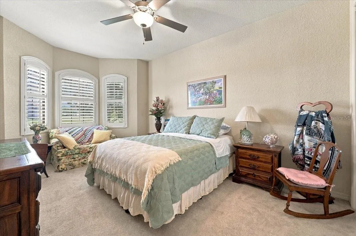 609 SAYGE DR