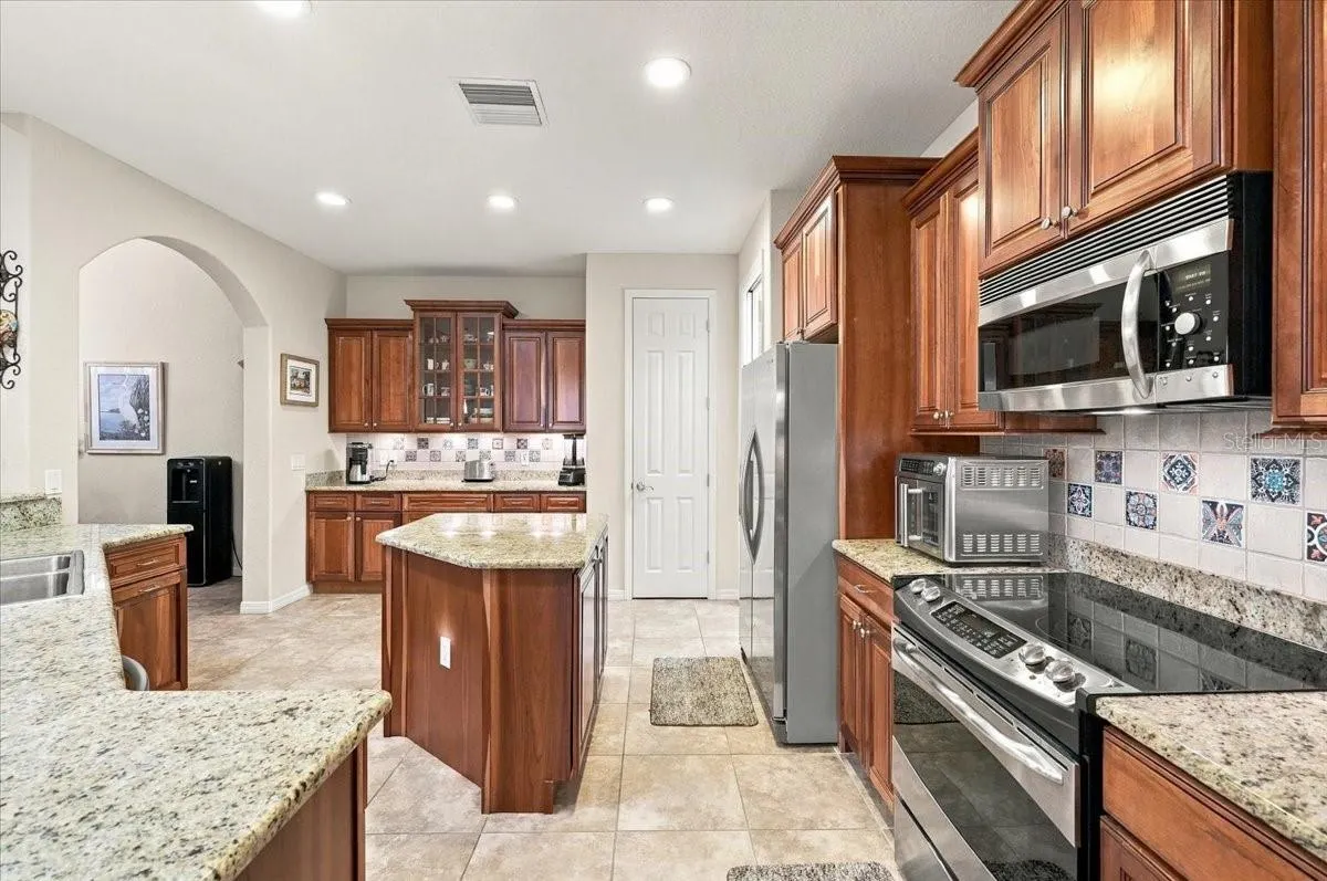 609 SAYGE DR
