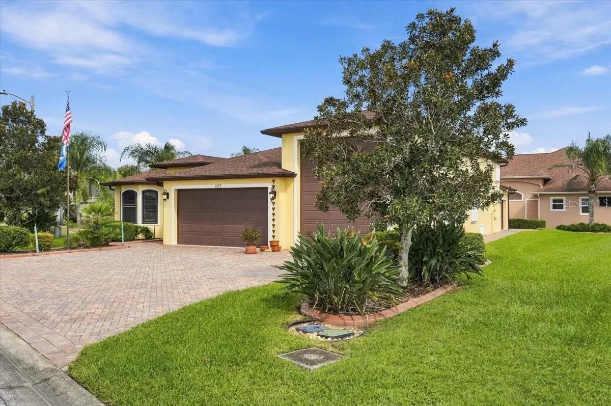 609 SAYGE DR