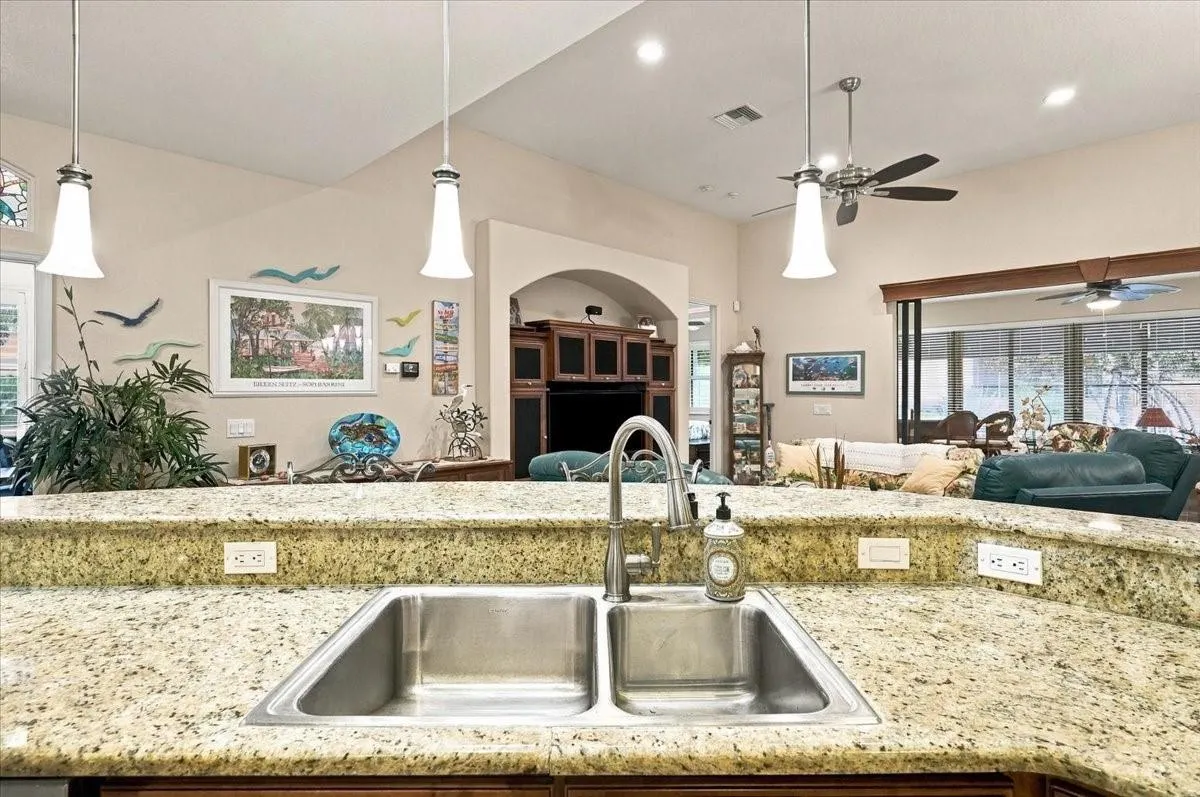 609 SAYGE DR