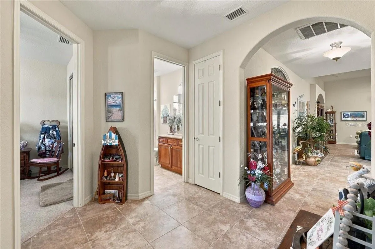 609 SAYGE DR