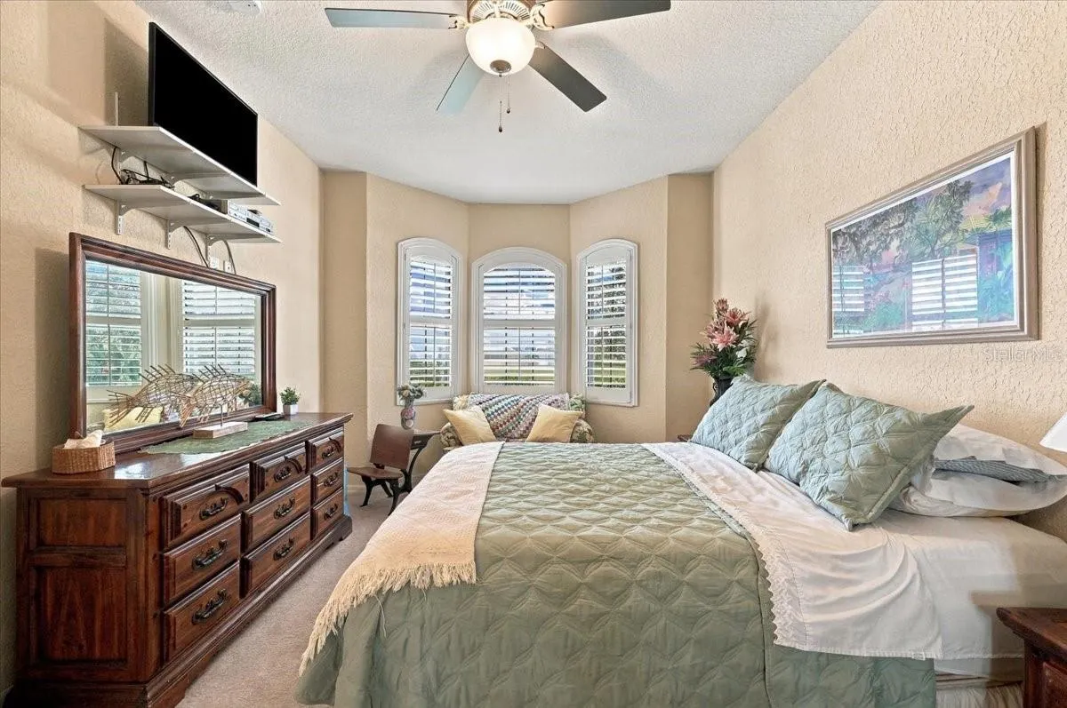609 SAYGE DR