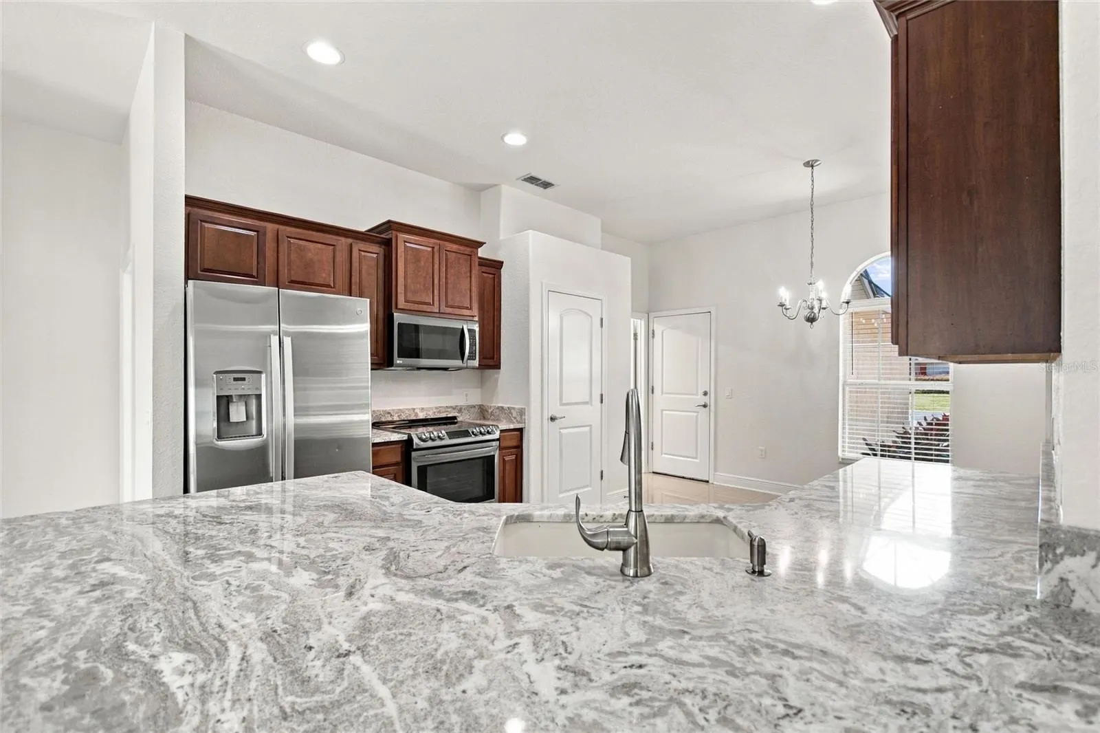 221 MANDOLIN DR