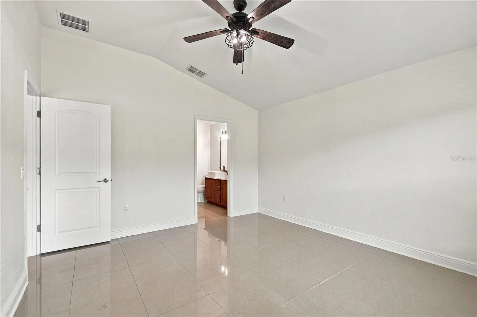 221 MANDOLIN DR