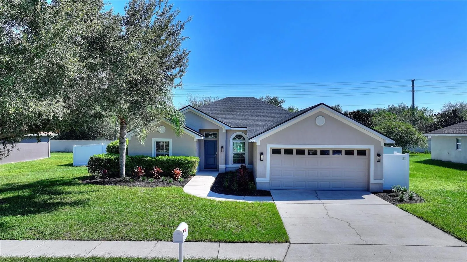 221 MANDOLIN DR