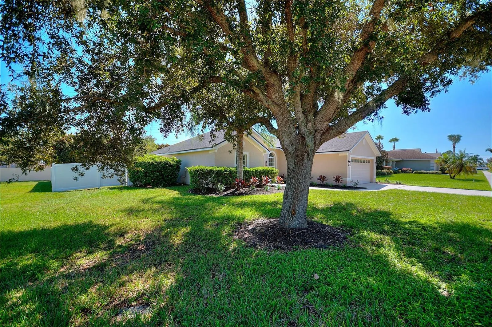 221 MANDOLIN DR