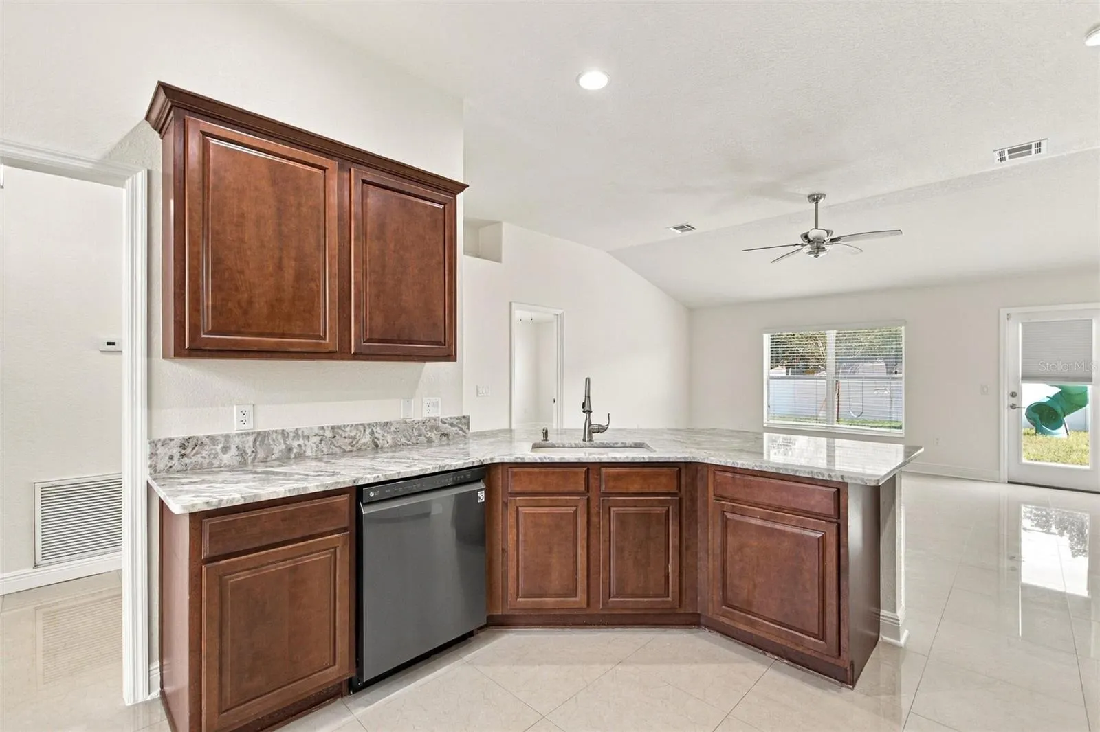 221 MANDOLIN DR