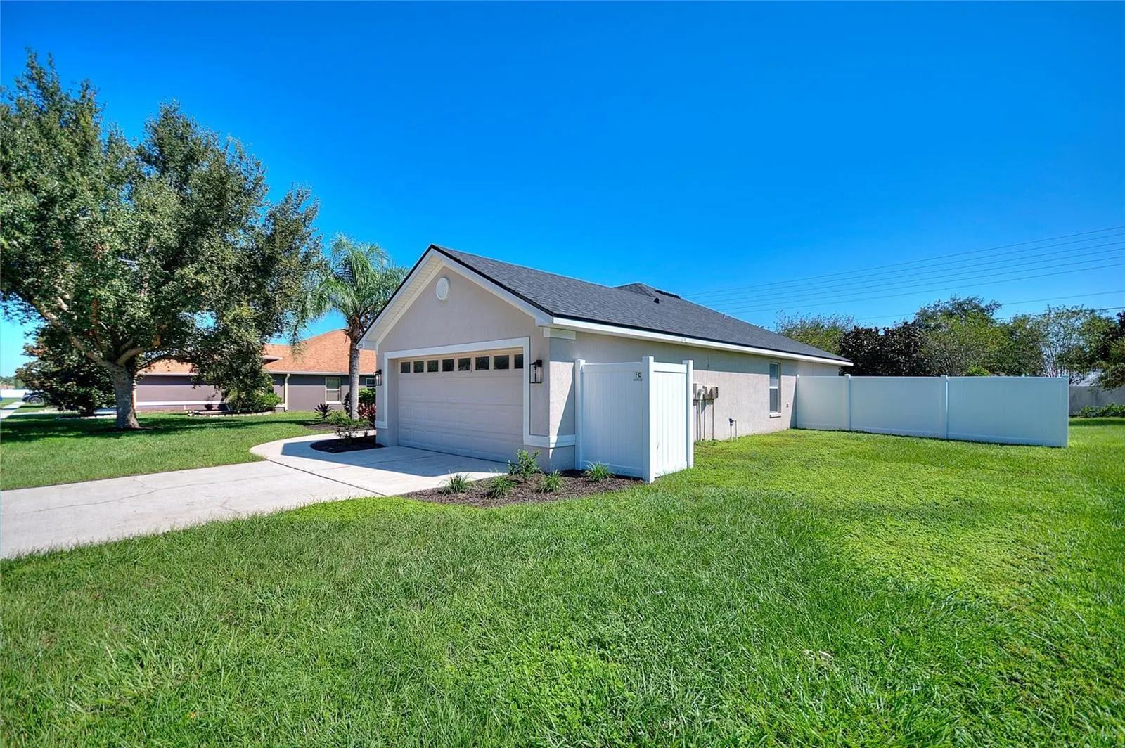 221 MANDOLIN DR