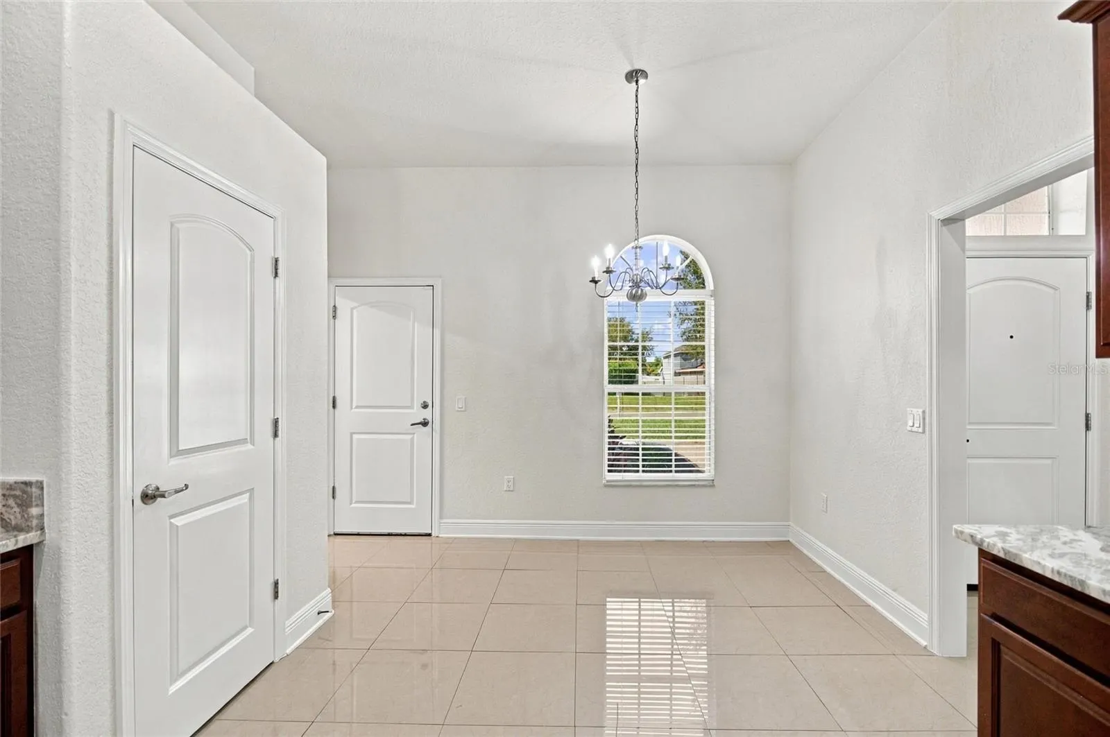 221 MANDOLIN DR
