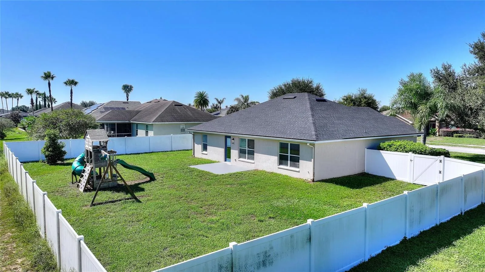 221 MANDOLIN DR