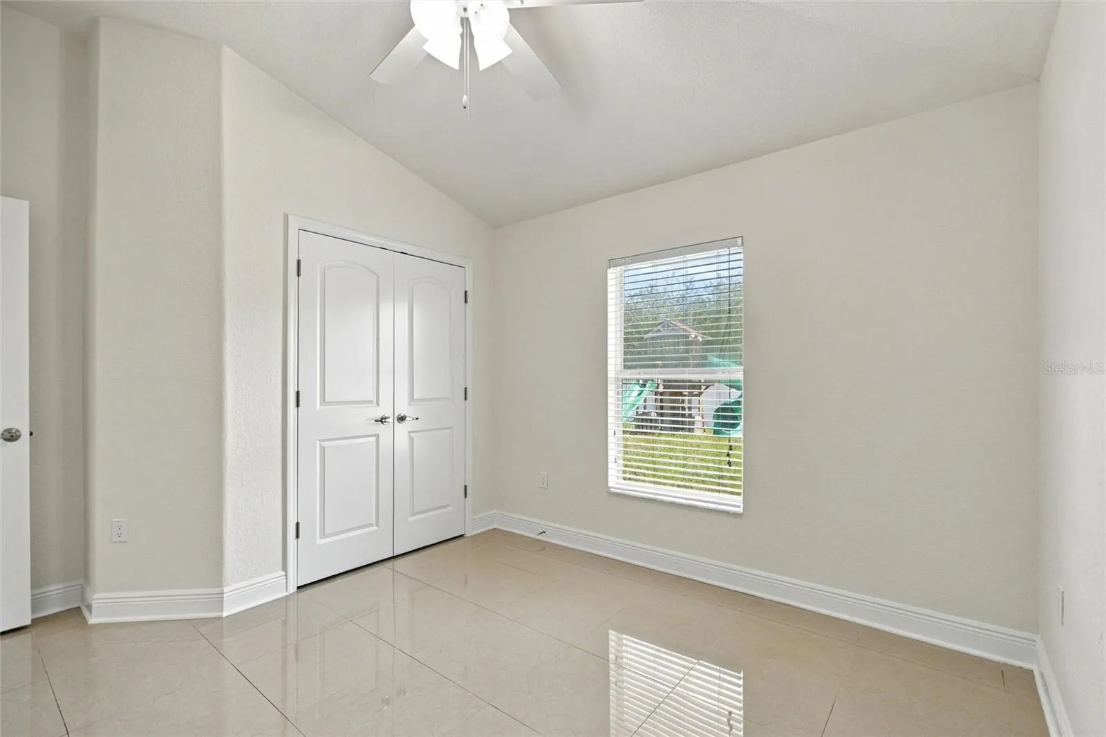 221 MANDOLIN DR